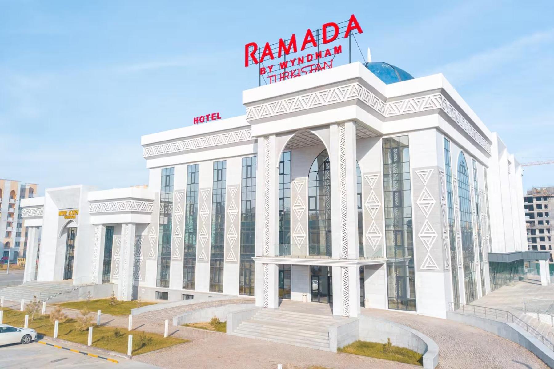 Hotel Ramada By Wyndham Turkistan Exteriér fotografie